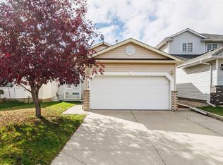 119 NE Hawkmount Close NW, Calgary, AB T3G3Z5