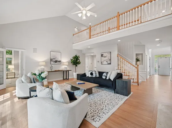 8467 Tartan Fields Dr, Dublin, OH 43017