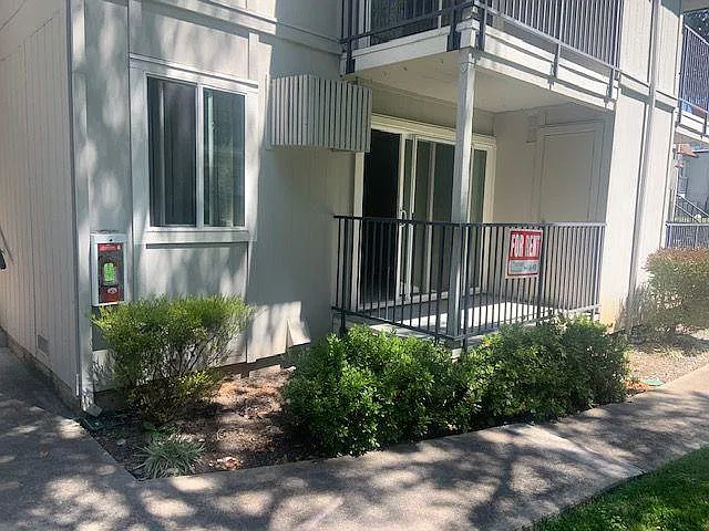 2 bed, 810 sqft, $2,550 — Photo 1