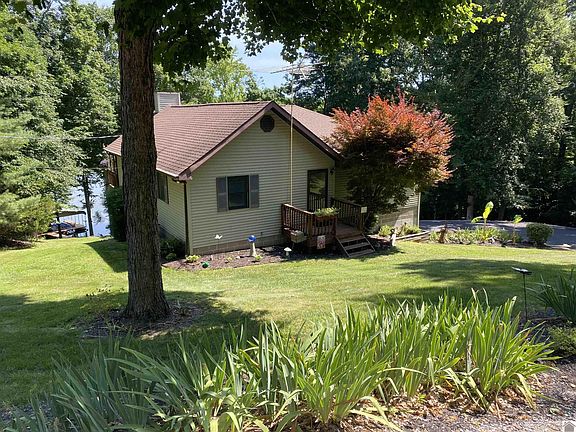 2nd image of 76 Motley Cir