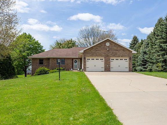3rd image of 10699 Blue Jay Dr