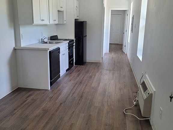 4th image of 1412 Windrim Ave