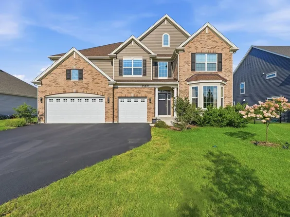 3589 Emerald Rd, Elgin, IL 60124