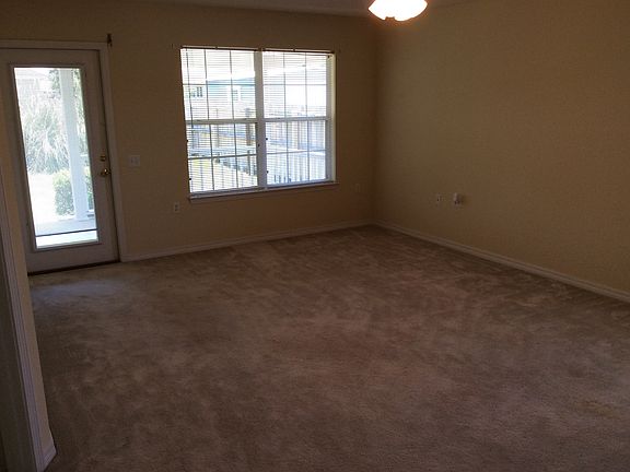 4th image of 6425 Starfish Cove