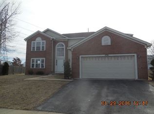 496 Foxborough Trl, Bolingbrook, IL 60440