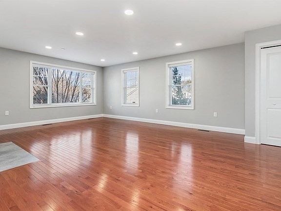 4th image of 38 Webster St #2