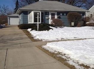 316 N School St, Mount Prospect, IL 60056