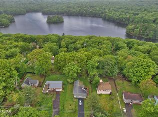 163 Wild Acres Dr, Dingmans Ferry, PA 18328