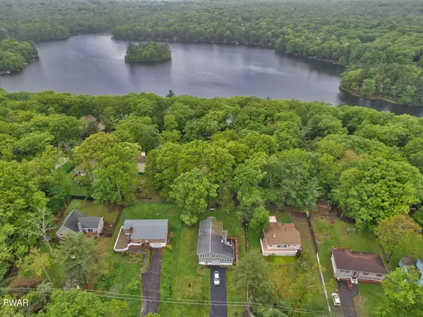 163 Wild Acres Dr, Dingmans Ferry, PA 18328