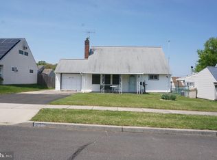 37 Vicar Ln, Levittown, PA 19054