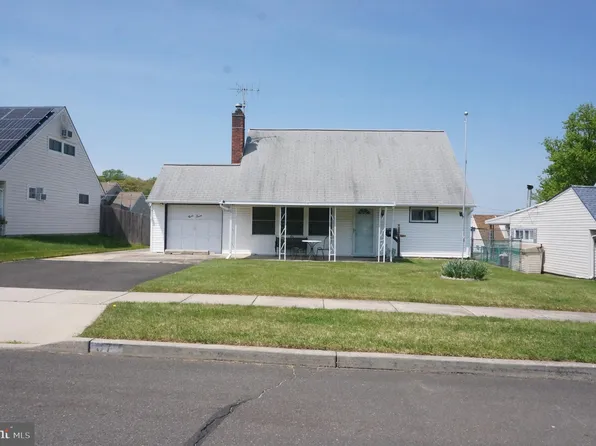 37 Vicar Ln, Levittown, PA 19054