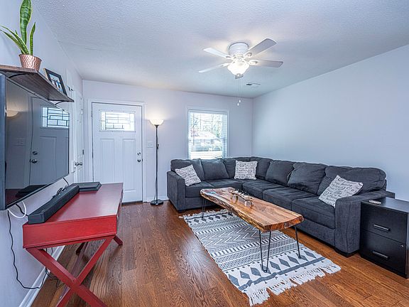 3rd image of 114 White Blvd