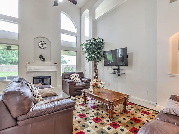 3rd image of 16603 New Market Ln