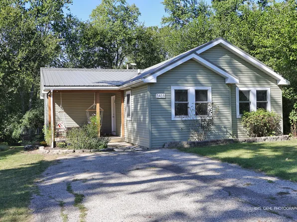 1418 Meadowbrook Dr, Round Lake Beach, IL 60073