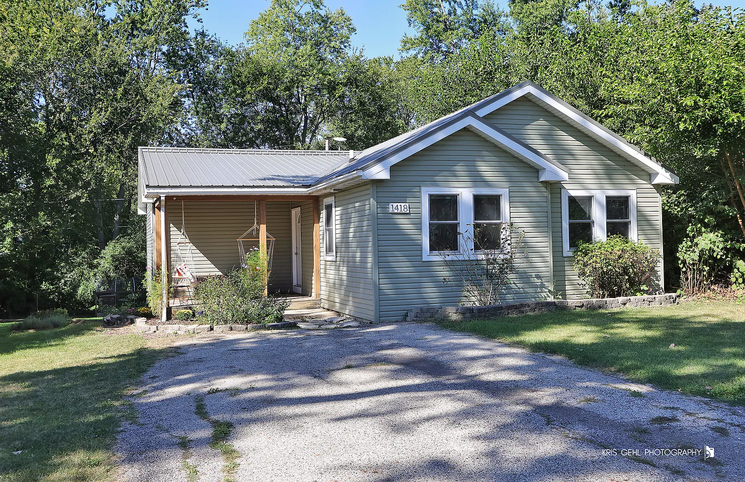 1418 Meadowbrook Dr photo 1