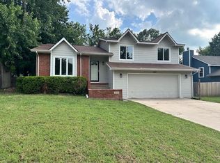 1507 E James St, Derby, KS 67037