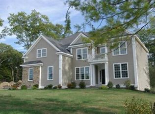 68 Fairway Dr, Northbridge, MA 01534
