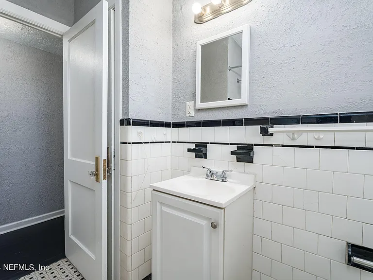 2906 Silver St #1 — Photo 11