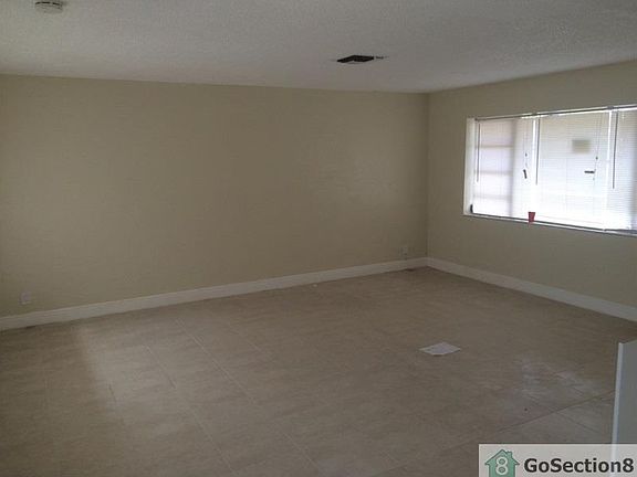 3rd image of 1119 NW 18th St