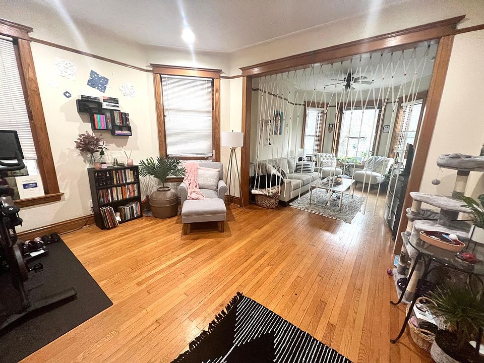 1st image of 1222 W Newport Ave #2