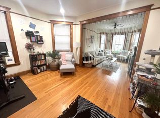 1222 W Newport Ave #1F, Chicago, IL 60657
