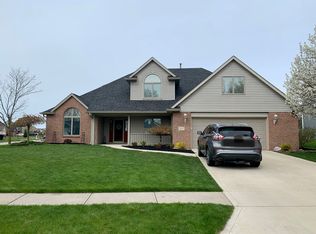 2117 Glen Hollow Dr, Auburn, IN