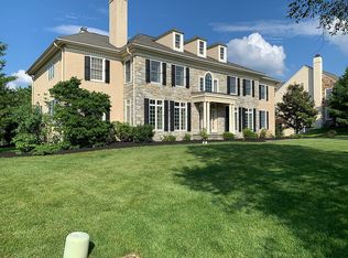 220 Twinings Ln, Wayne, PA 19087