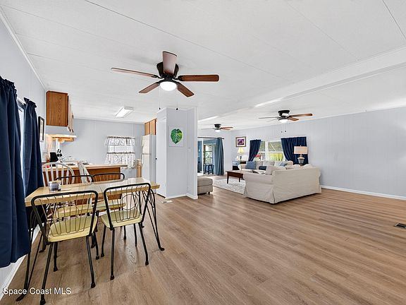 5th image of 886 Pecan Cir