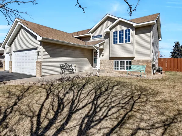 9916 Park Place Dr, Monticello, MN 55362