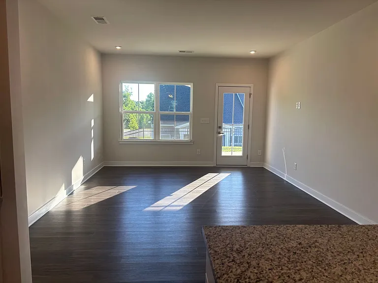 717 Hazel Way — Photo 8