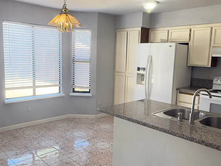 4873 Tomasini Way — Photo 9