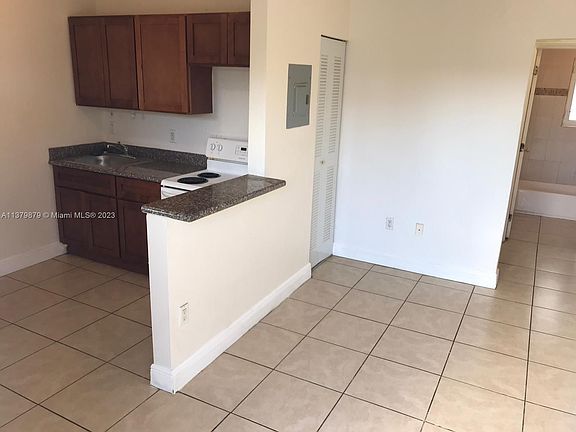 2nd image of 1533 NW 1st Pl #9