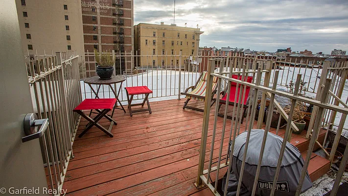 Sold by Garfield Realty  | media 44