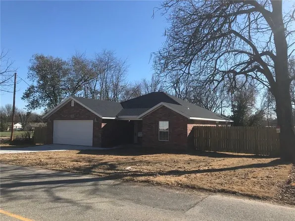 503 Dallas St SW, Gravette, AR 72736