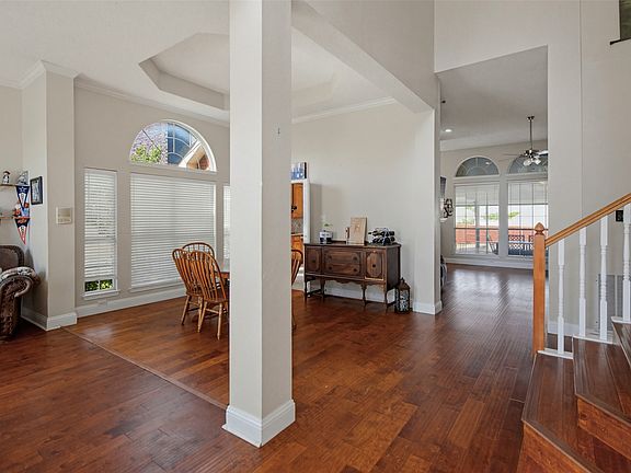 4th image of 5013 Ridgecrest Dr