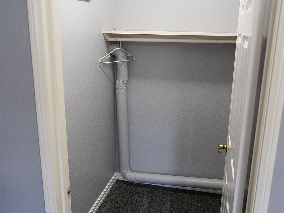 1ST FLOOR BEDROOM CLOSET