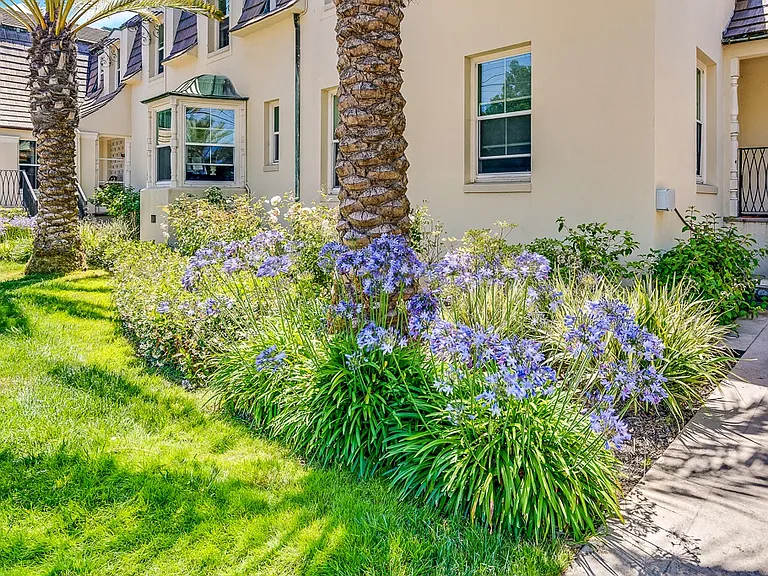 Oakland Heights - 55+ Active Adult Apartments — Photo 16