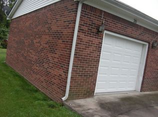 20 Crestview Dr, Metropolis, IL 62960