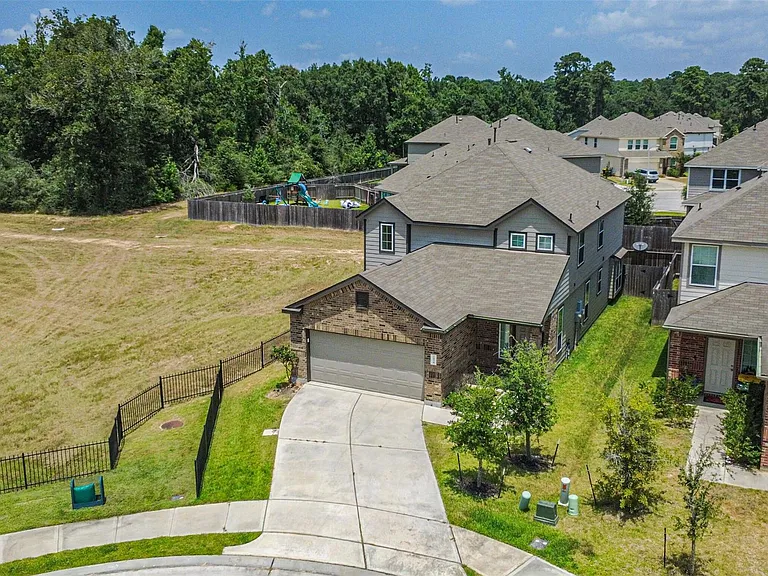 2934 Lawrence Park Ct — Photo 38