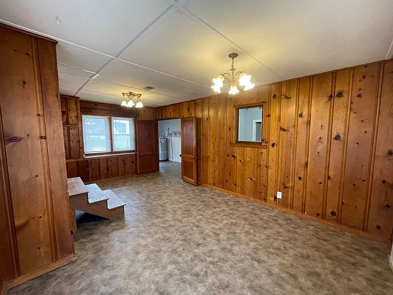 806 E Center St — Photo 19