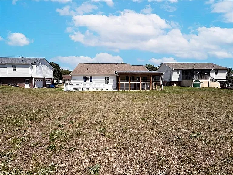 4532 Lasley Dr — Photo 2