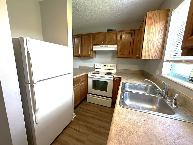 448 Belmont Rd #3 — Photo 9