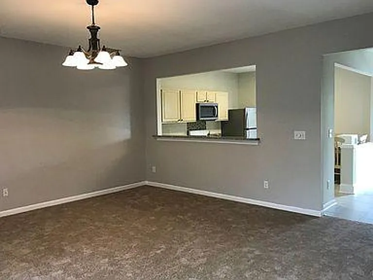 76 Highoak Dr NE — Photo 3