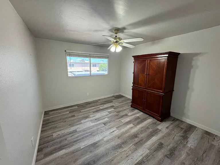 3309 W Echo Ln — Photo 7