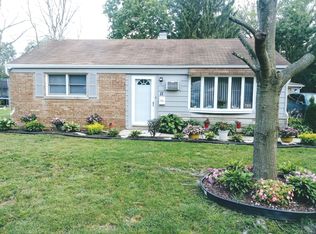 11 Apple Ln, Park Forest, IL 60466