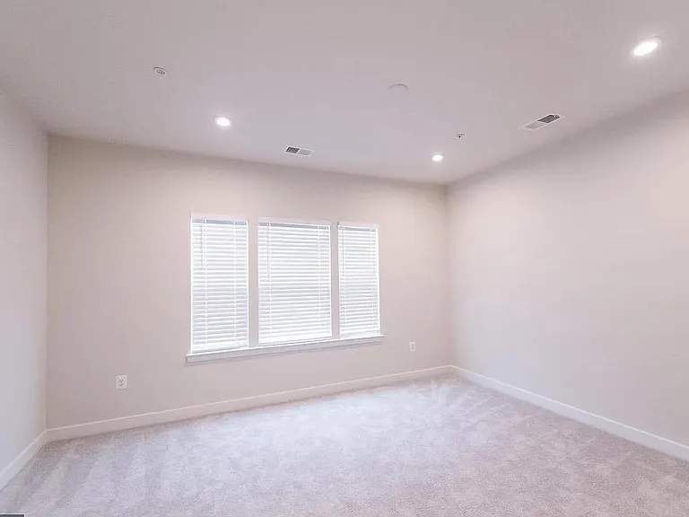 2816 Evansgreen Dr — Photo 5