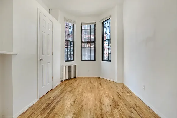 Rented by Compass | media 9