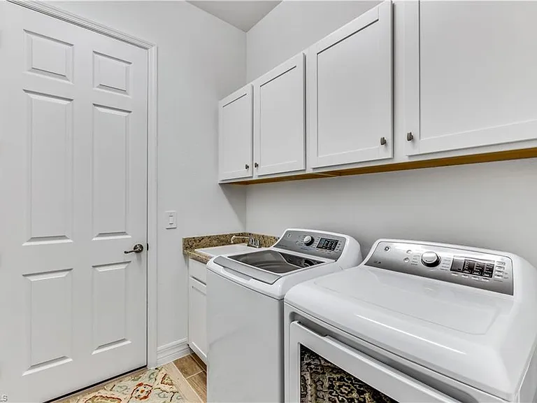 28081 Foxrock Ct — Photo 18