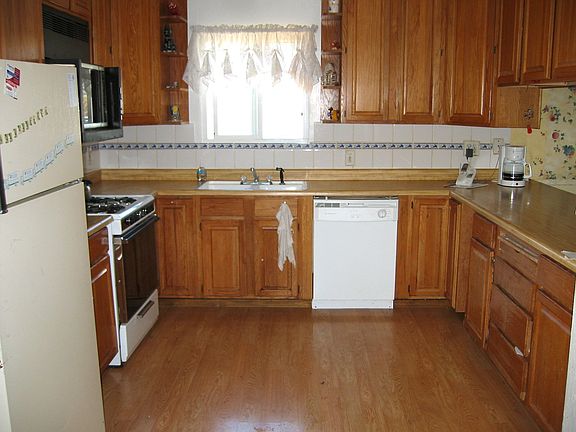 5th image of 4445 Olive Ave