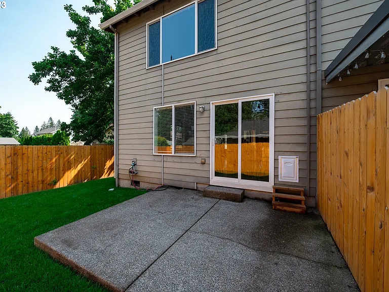 773 N Pine St — Photo 27